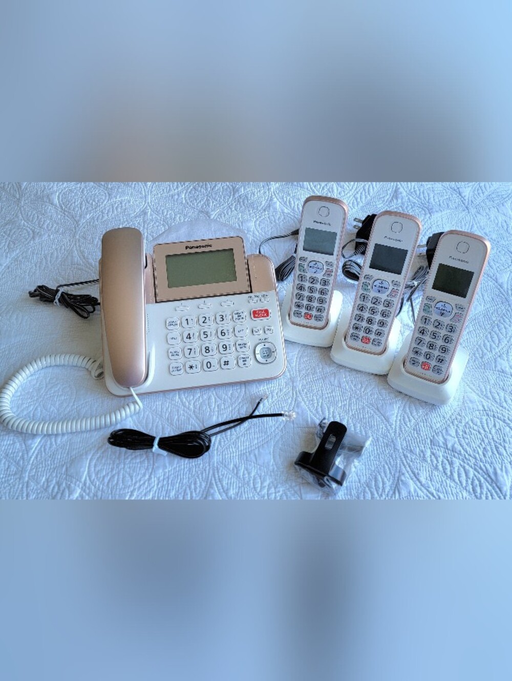 Panasonic KX-TGF850 Corded/Cordless Phone 3 Handsets DECT 6.0 Rose Gold